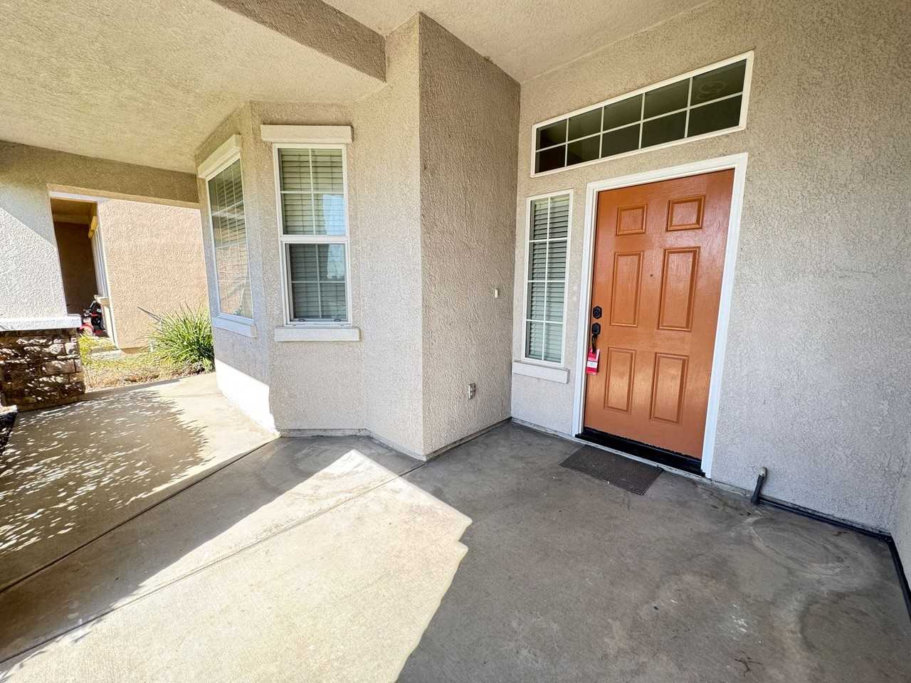 1403 Bamboo St - Photo 2 of 12