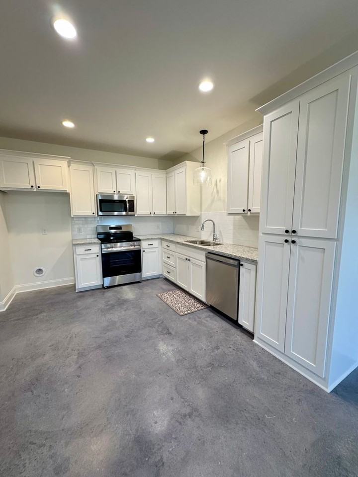 8073 Arnold Rd - Photo 4 of 16