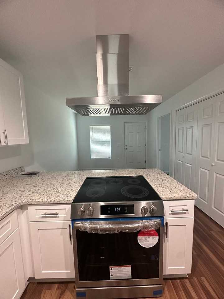 221 Charleston Dr - Photo 6 of 26