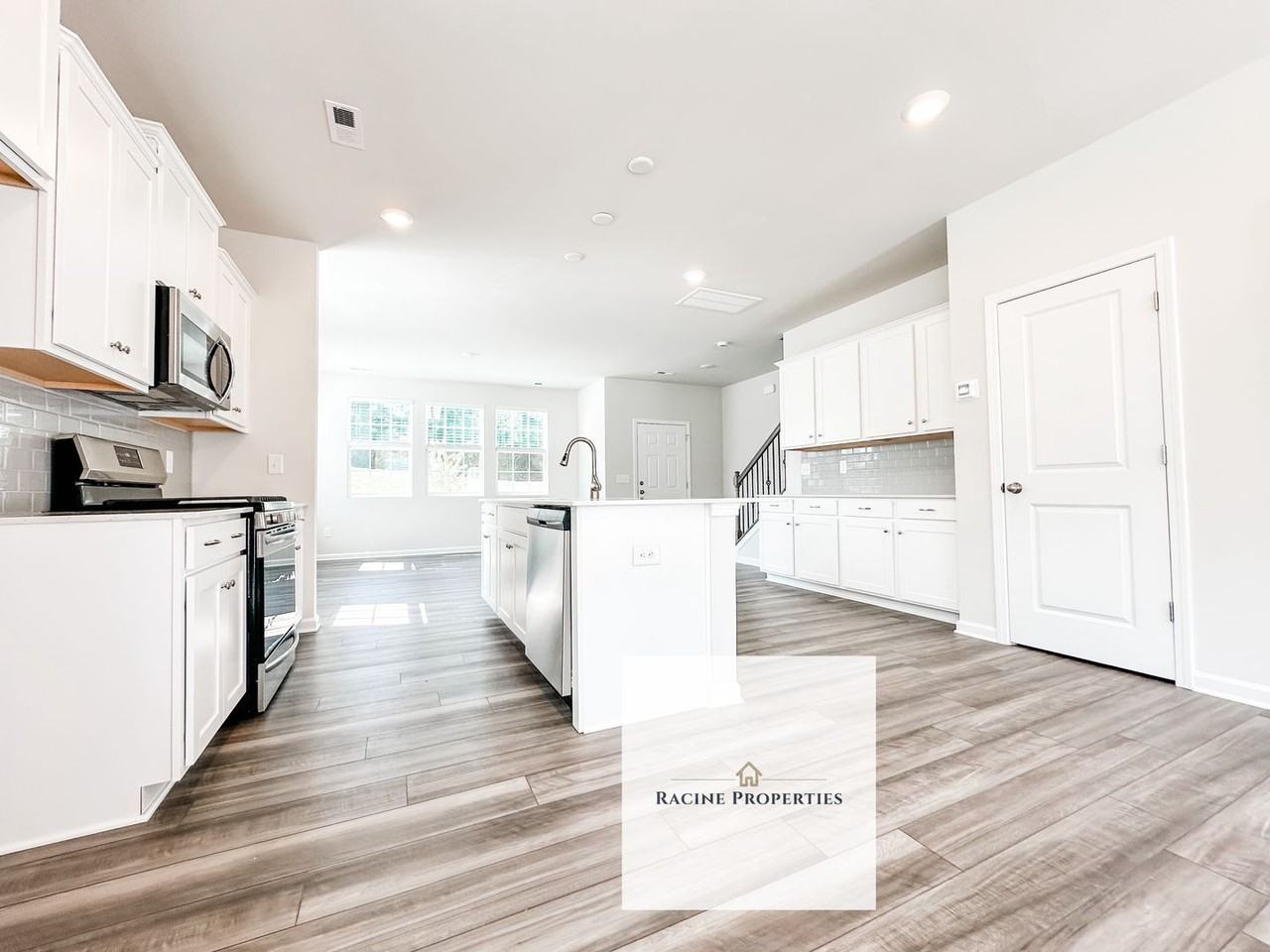 1 Trakas Ct - Photo 4 of 14