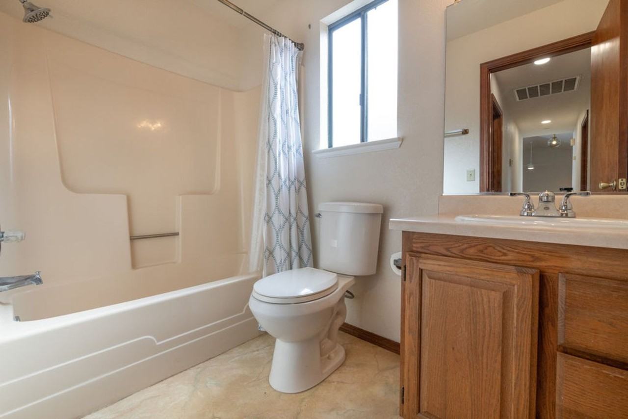 1683 Kildare Dr - Photo 6 of 19