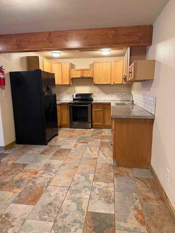 285 Wickes Rd - Photo 3 of 30