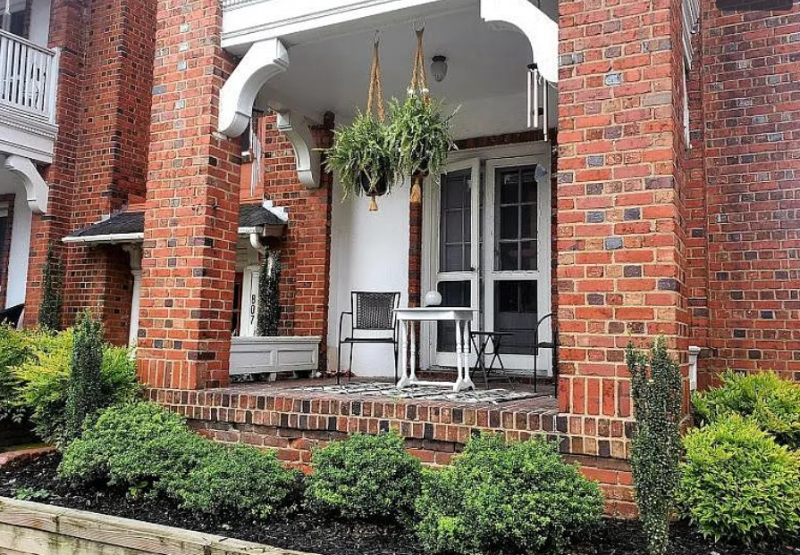 807 N Sheppard St #2 - Photo 2 of 16