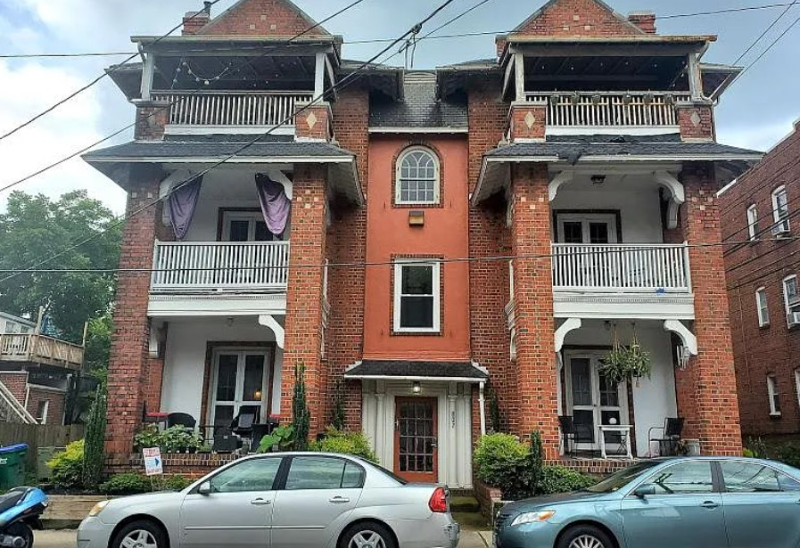 807 N Sheppard St #2 - Photo 3 of 16