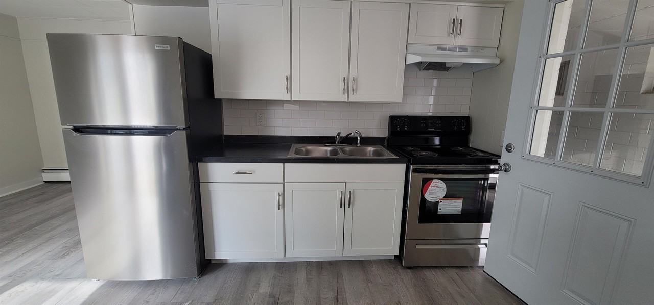 161 Gale Avenue - Photo 3 of 22