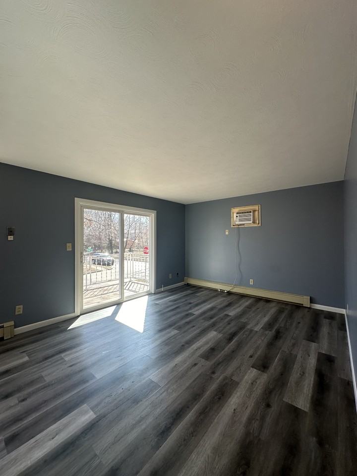 525 West Cook Street - Photo 7 of 16