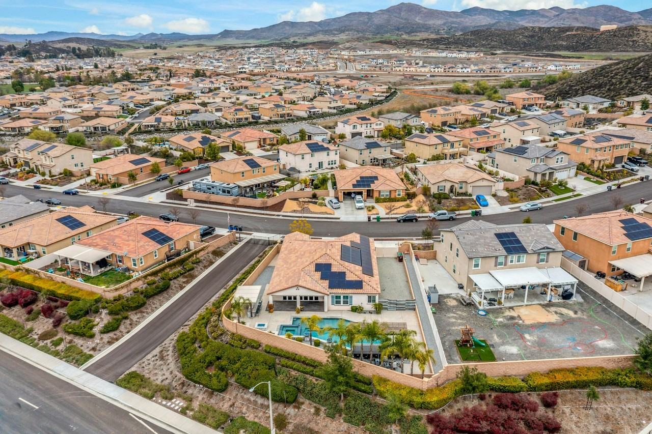 32847 Bachelor Peak St - Photo 3 of 44