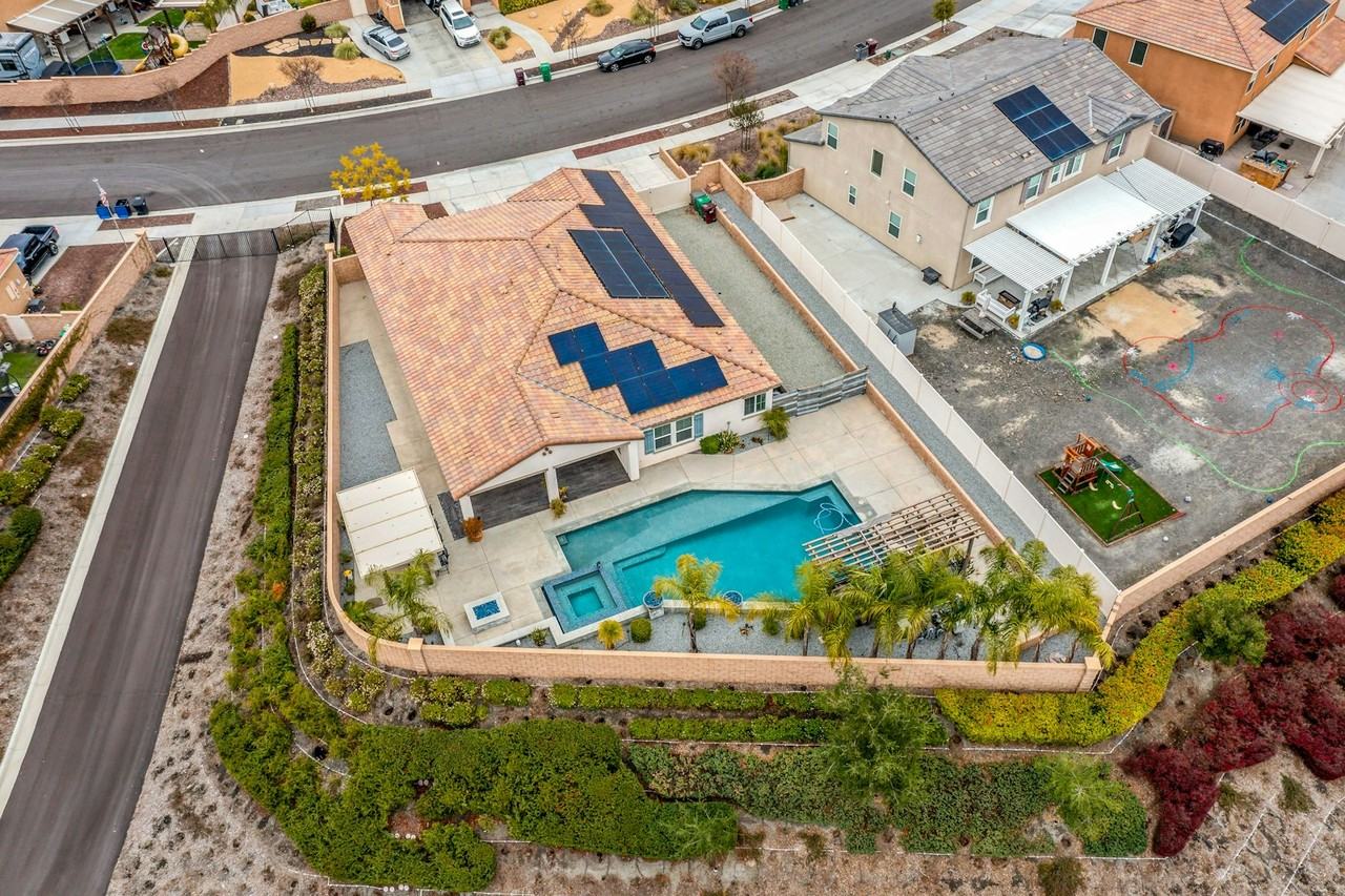 32847 Bachelor Peak Street - Photo 4 of 44