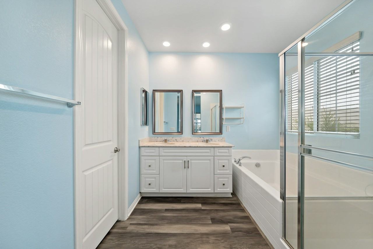 32847 Bachelor Peak Street - Photo 7 of 44