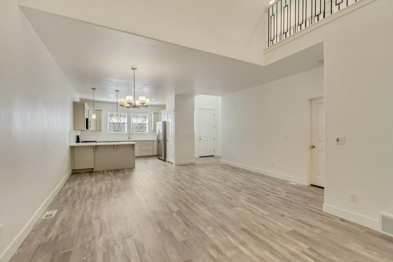 409 North 360 West, Unit Lakefront 709 - Photo 6 of 38