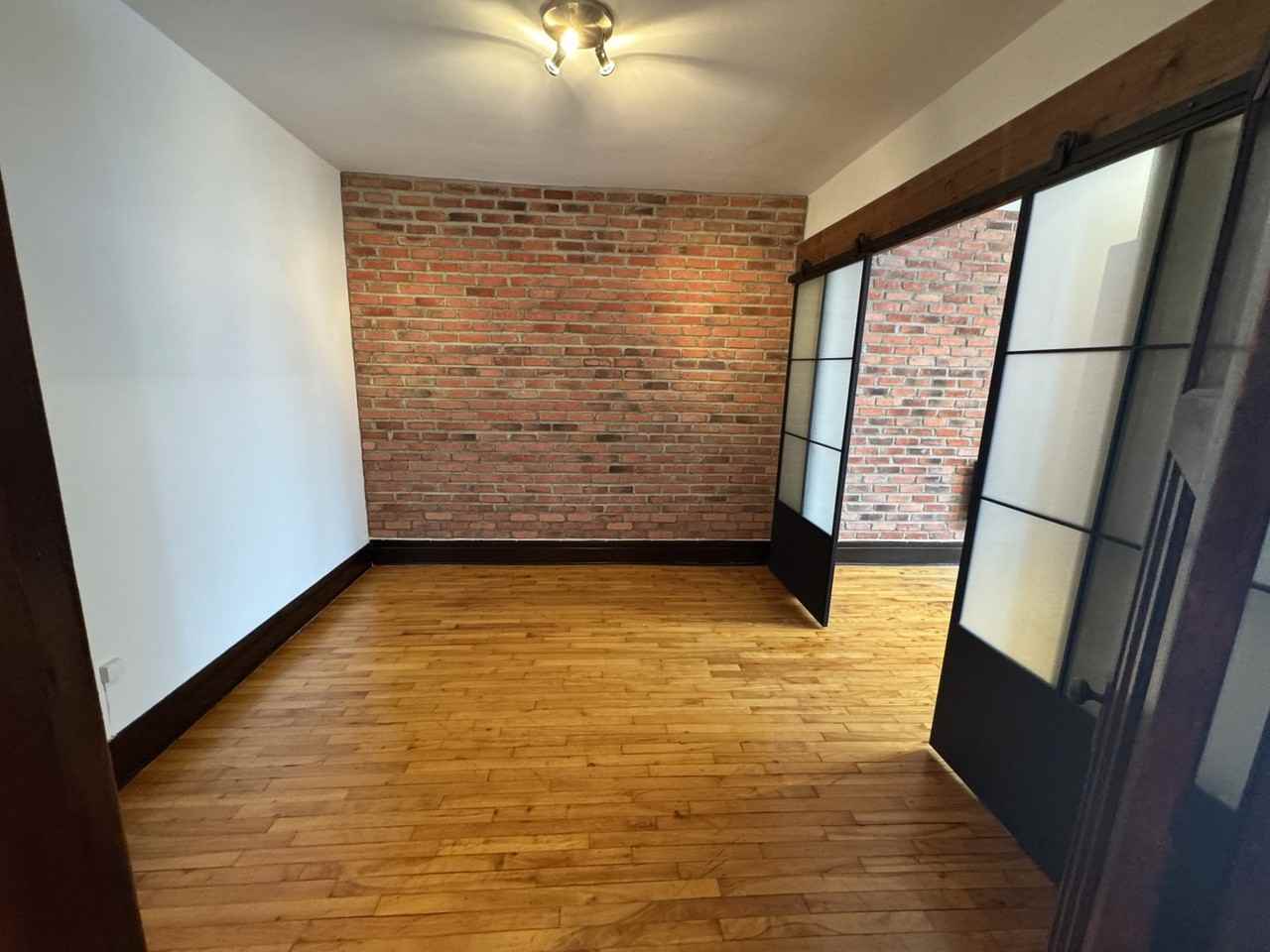 561 Rue Nicolet - Photo 2 of 25