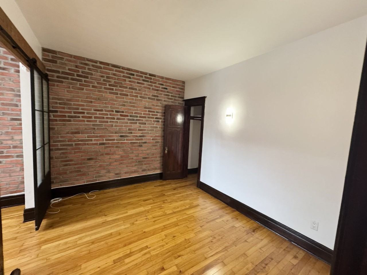 561 Rue Nicolet - Photo 3 of 25