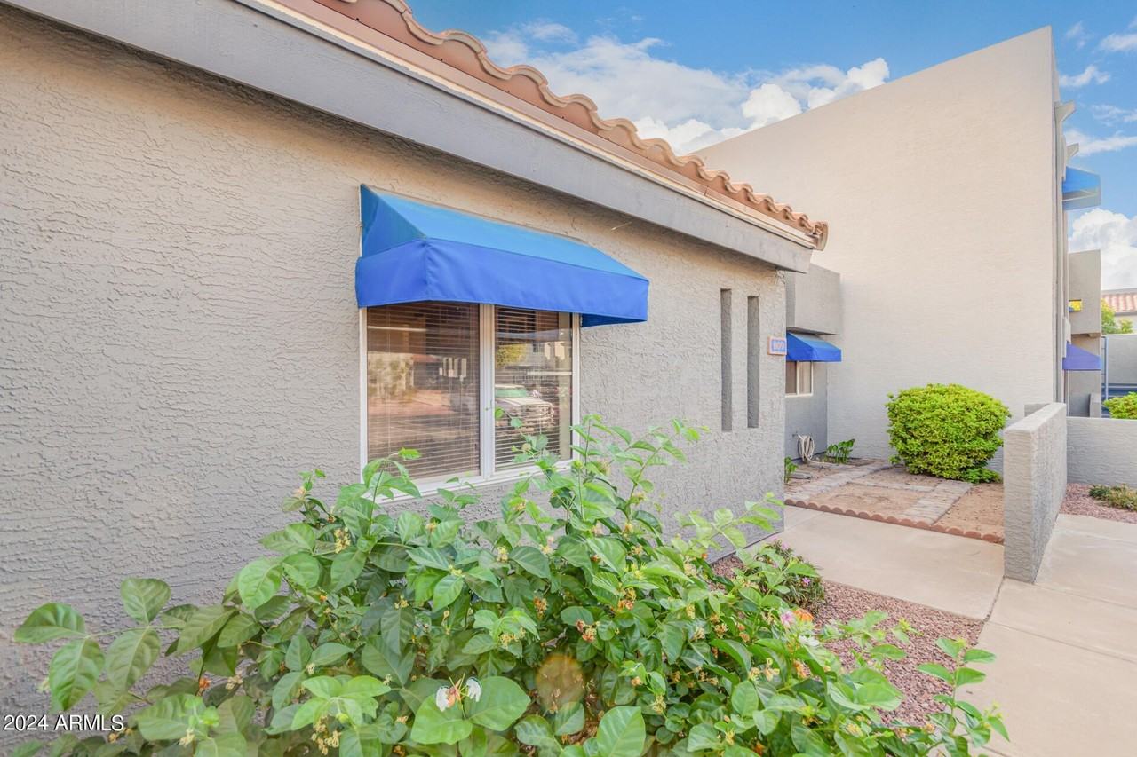 220 N 22nd Pl #1109 - Photo 3 of 35