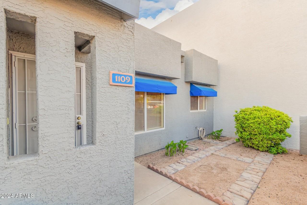 220 N 22nd Pl #1109 - Photo 4 of 35