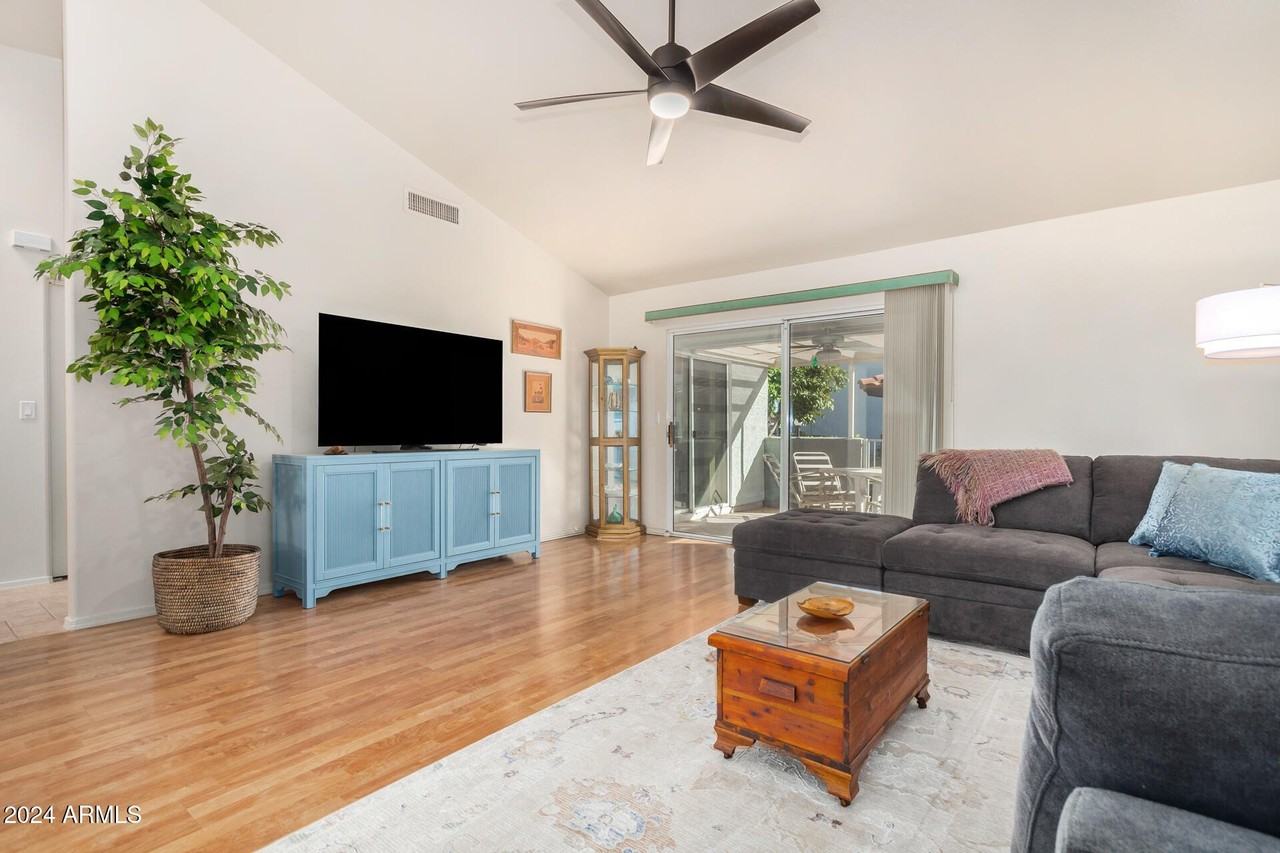 220 N 22nd Pl #1109 - Photo 7 of 35