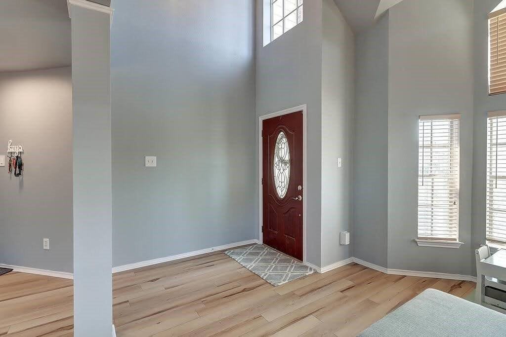 7846 Falcon Dr - Photo 2 of 33