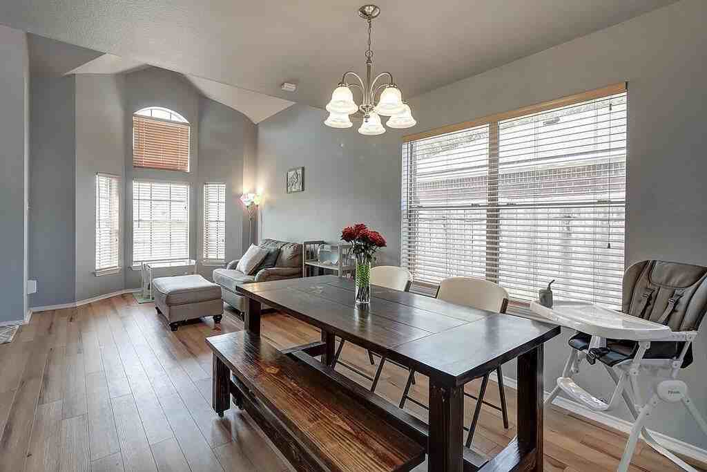 7846 Falcon Dr - Photo 6 of 33