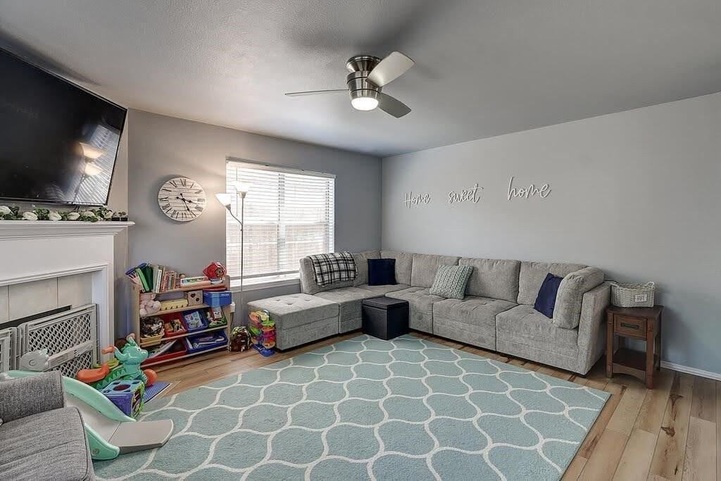 7846 Falcon Dr - Photo 7 of 33