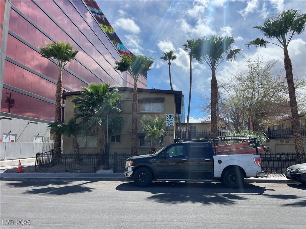 309 W Cincinnati Ave #18 - Photo 4 of 11