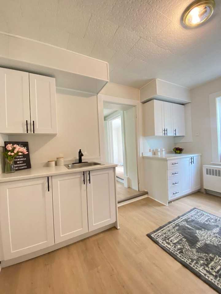 3 Eyre St #2 - Photo 2 of 7