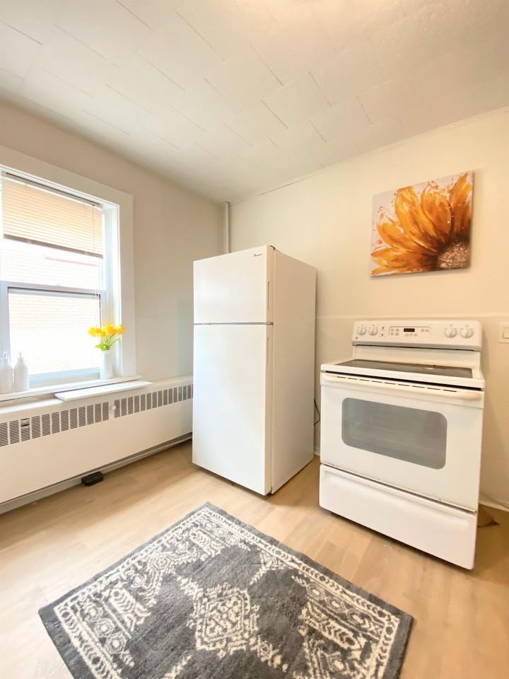 3 Eyre St #2 - Photo 3 of 7