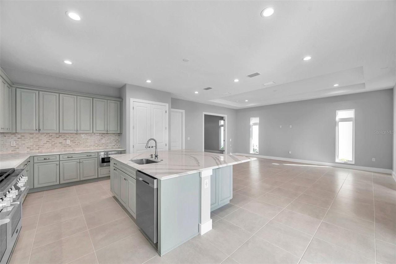 6023 Cat Claw Ln - Photo 4 of 44