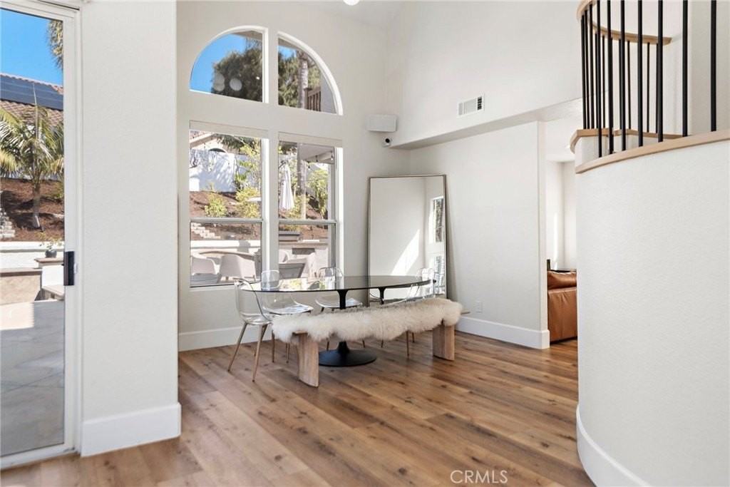 2200 Via Iris - Photo 5 of 30