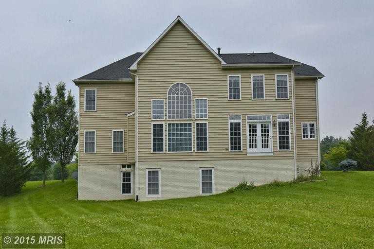 15429 Maple Ridge Rd - Photo 2 of 30