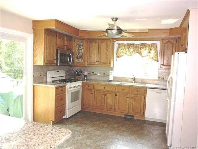75 Tree Hill Rd - Photo 3 of 30