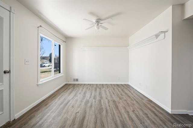 22027 Springbrook Ave - Photo 3 of 13