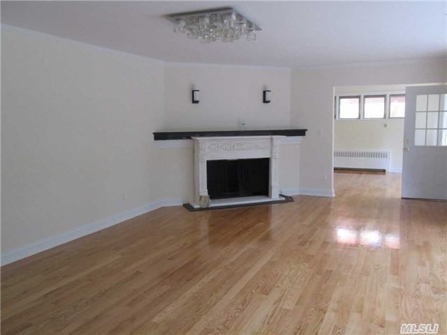 42 Nassau Dr - Photo 2 of 9