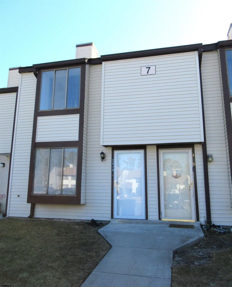 2424 Bayberry Ct - Photo 2 of 17