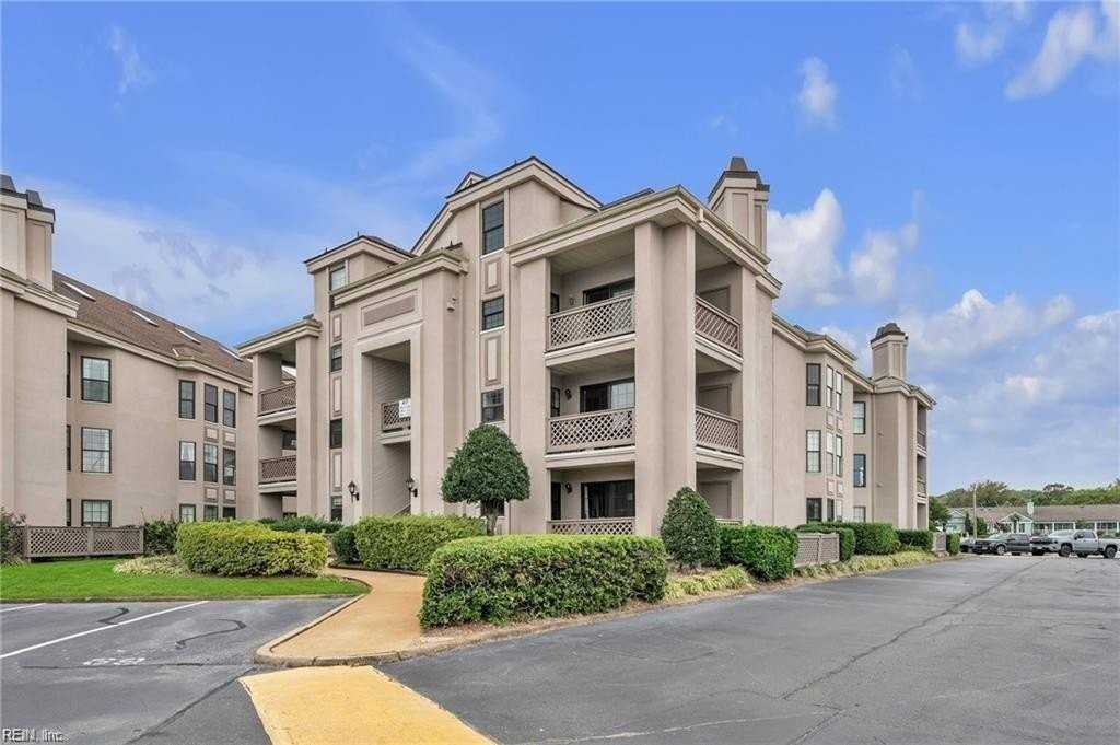 417 Harbour Pt - Photo 2 of 36