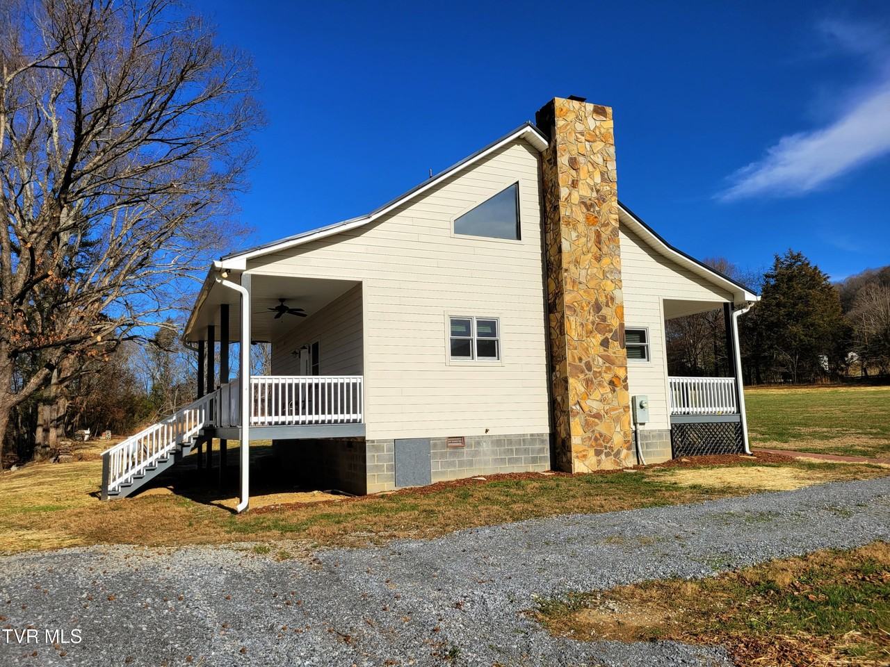 109 Carey Ln - Photo 2 of 22