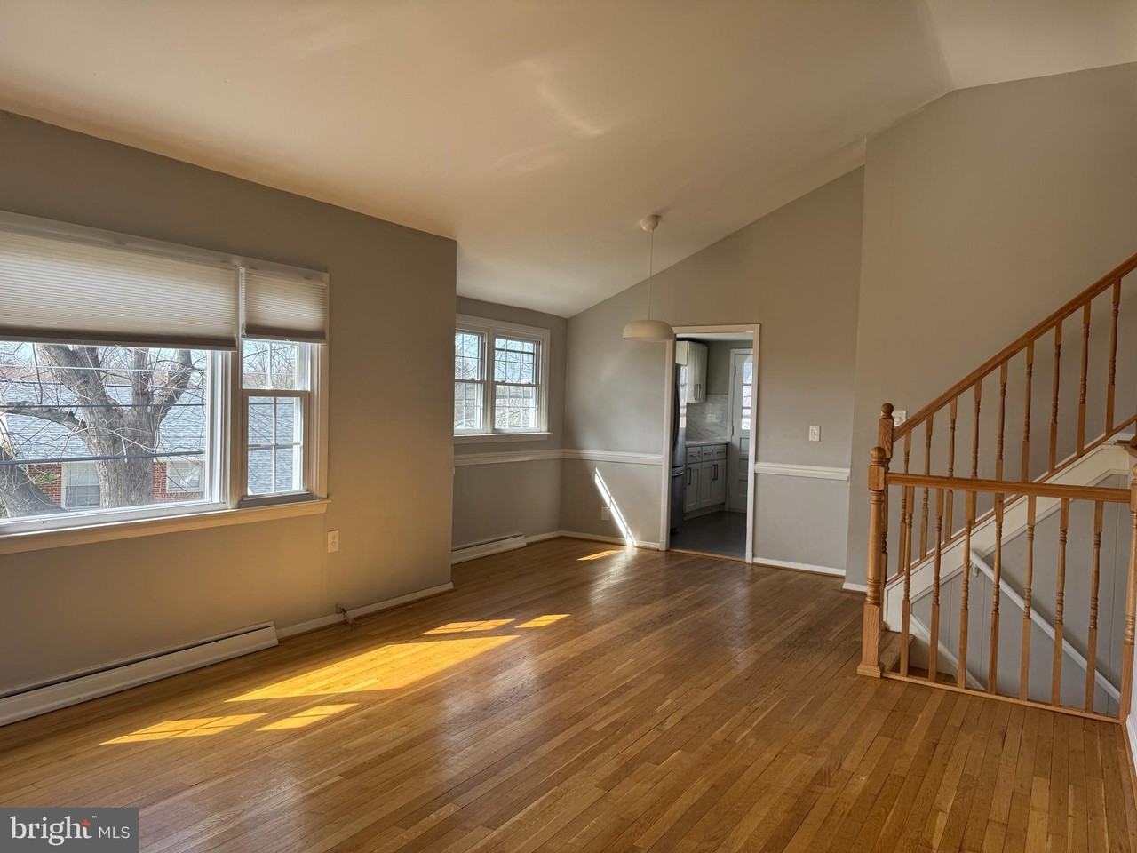 301 Oak Lane Court - Photo 7 of 35