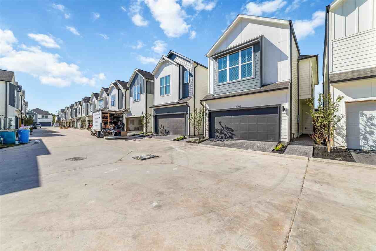 6003 Haring Ln - Photo 3 of 24