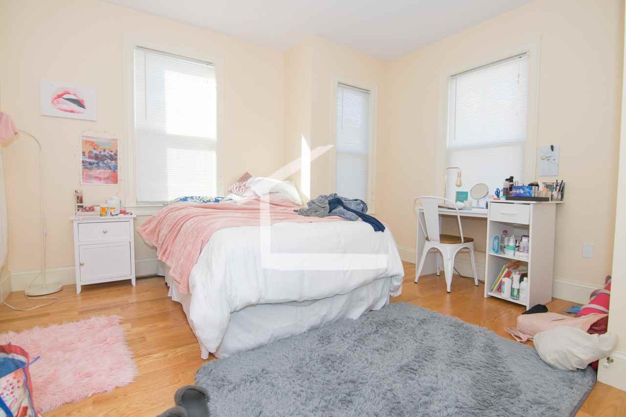 35 Pratt St #1 - Photo 2 of 15