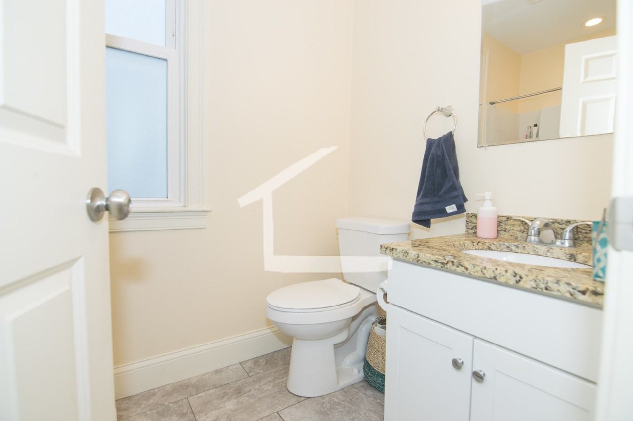 35 Pratt St #1 - Photo 5 of 15
