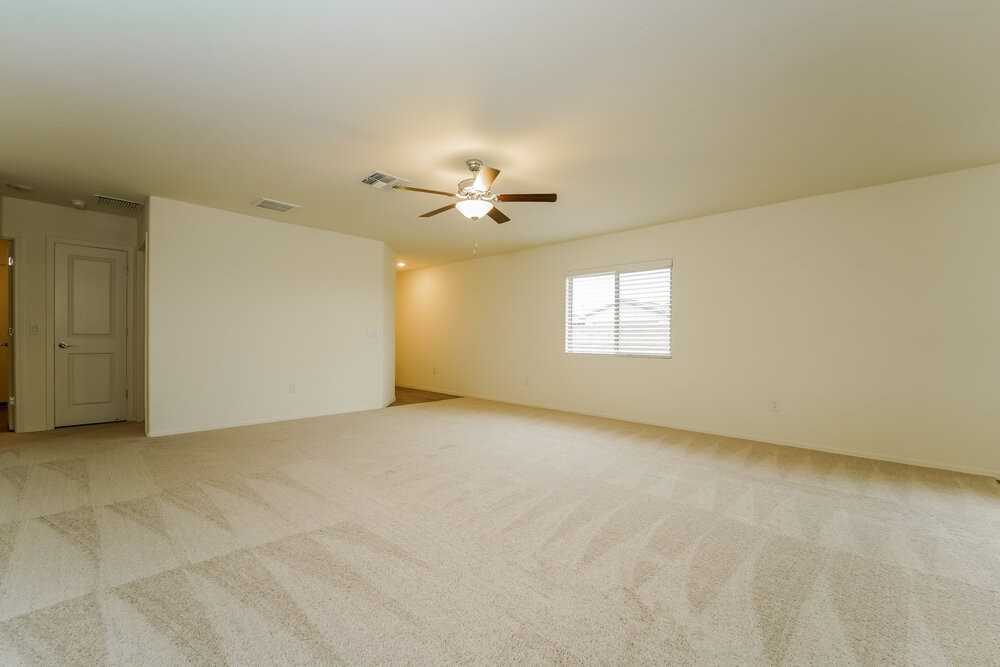 12946 N Ong Dr - Photo 3 of 15