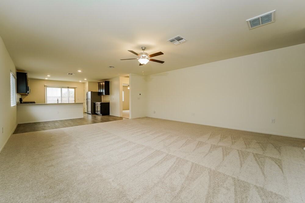 12946 N Ong Dr - Photo 4 of 15