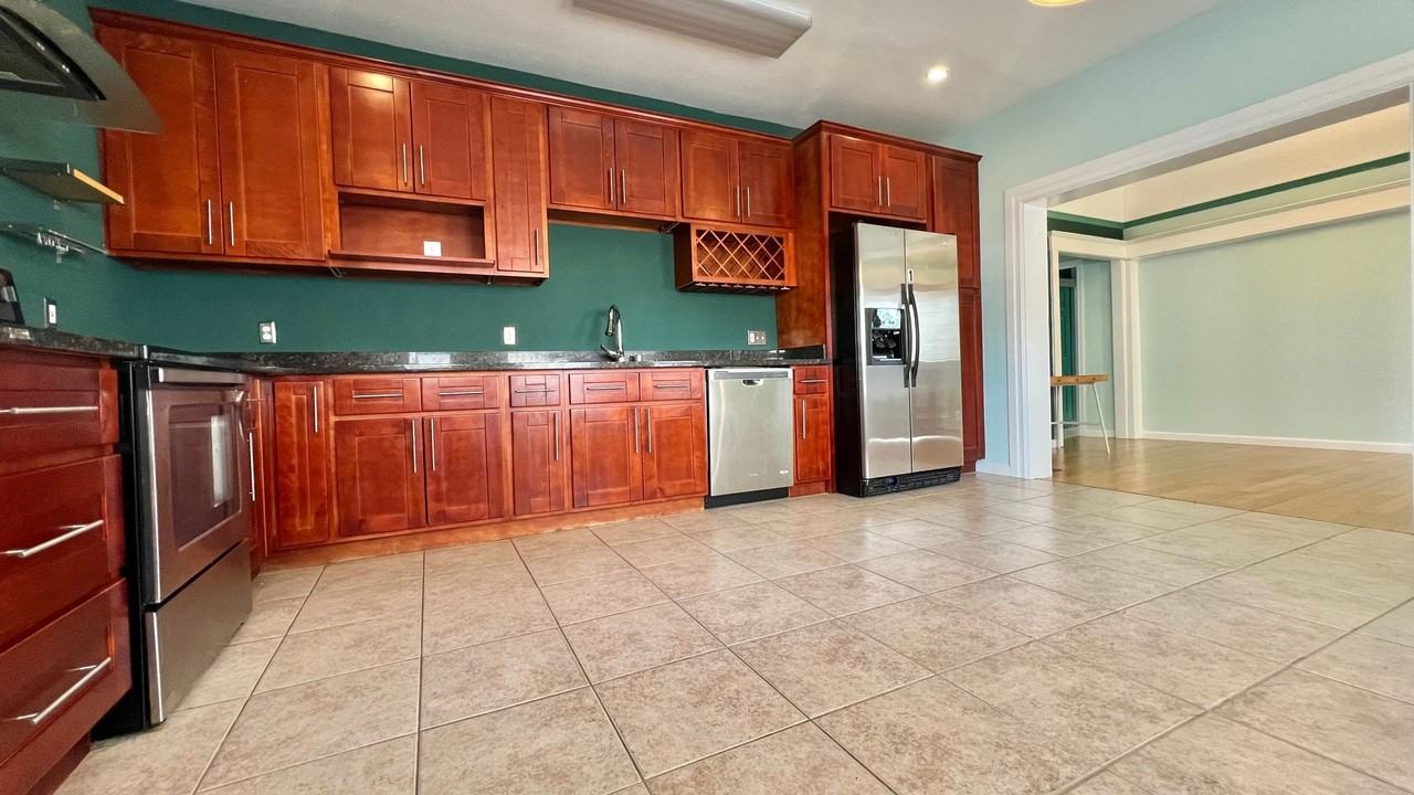 862 54th St #A - Photo 2 of 28
