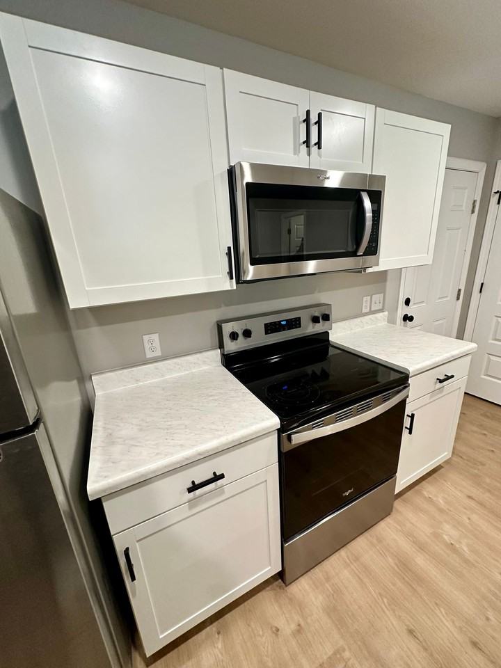 410 SE 3rd St - Photo 5 of 14