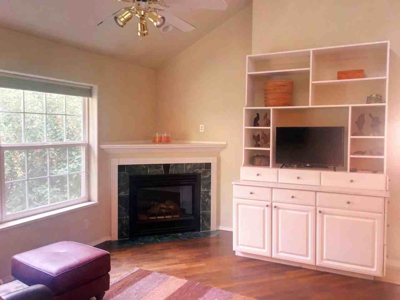 340 13th St - Photo 3 of 16