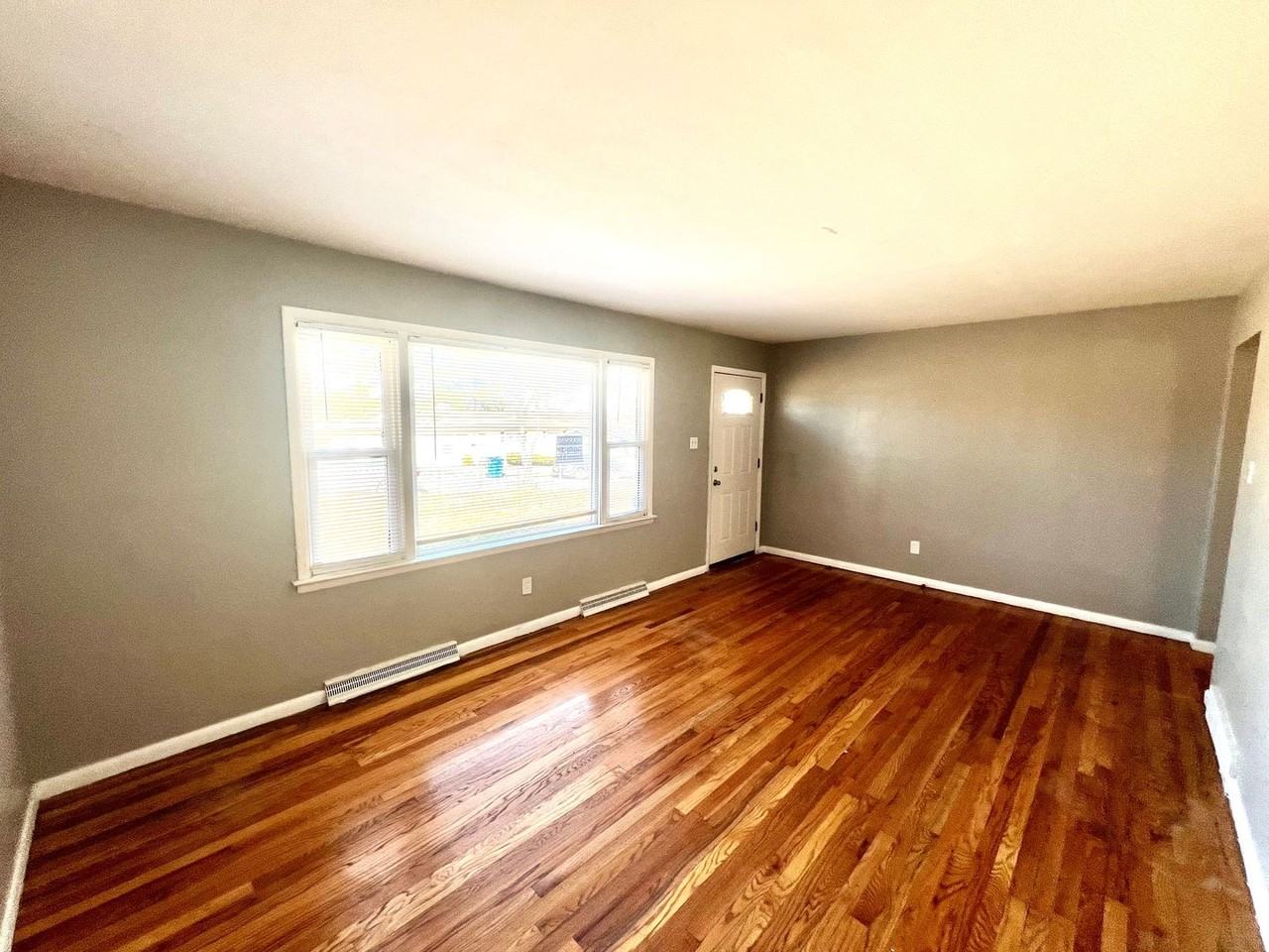 1226 Haley Ave - Photo 3 of 13