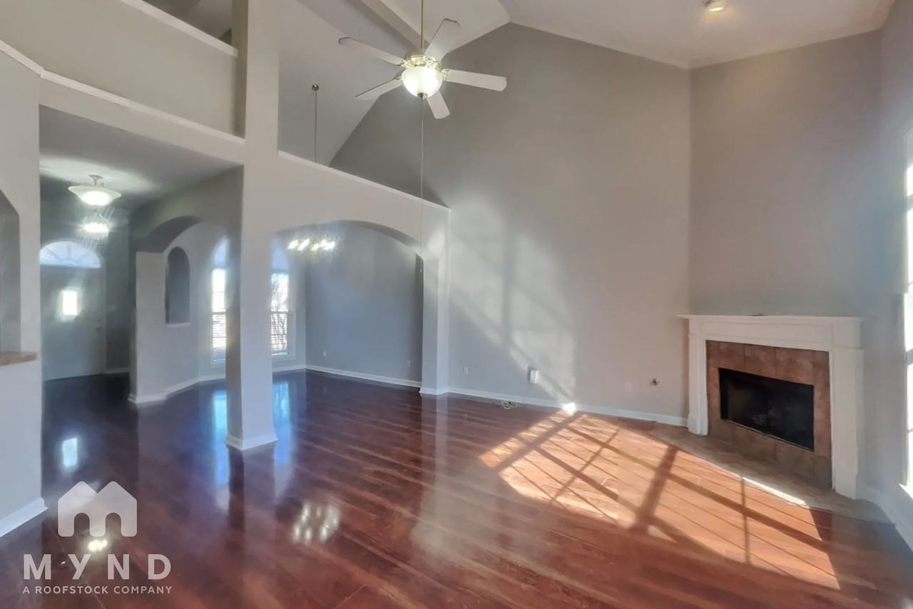 5188 Sawyer Hollow Dr - Photo 3 of 28