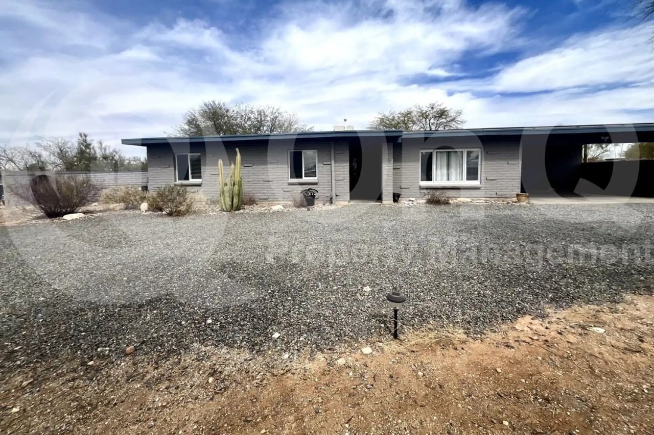 1540 W San Lucas Dr - Photo 2 of 36