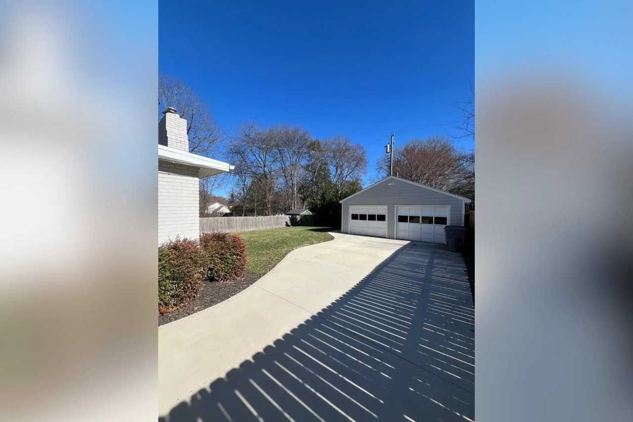 4405 University Dr - Photo 2 of 14