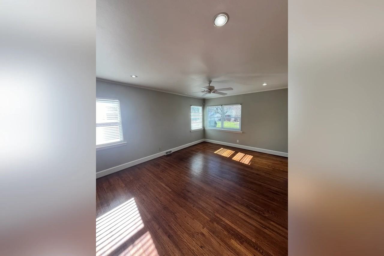 4405 University Dr - Photo 3 of 14