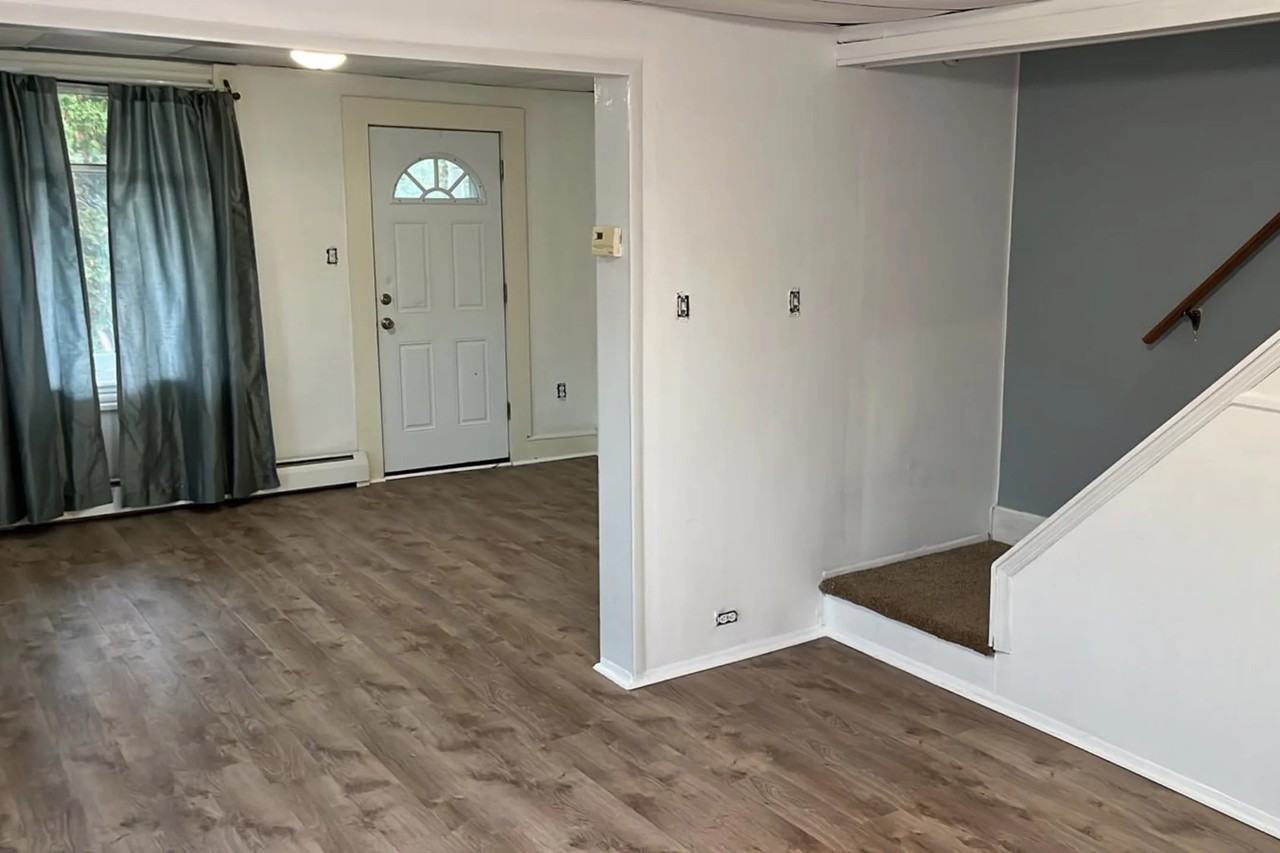 114 Carpenter St - Photo 2 of 10