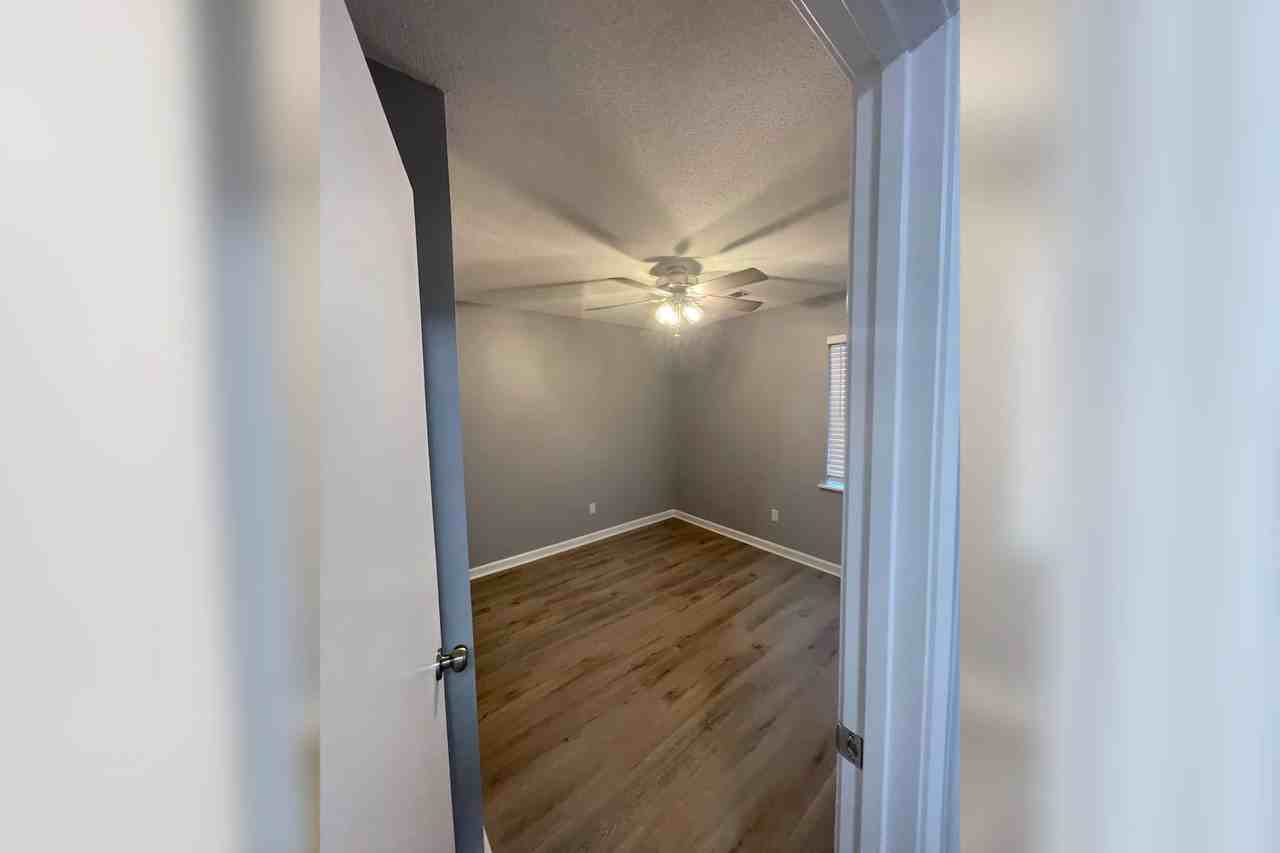 14 Prices Ct - Photo 3 of 26